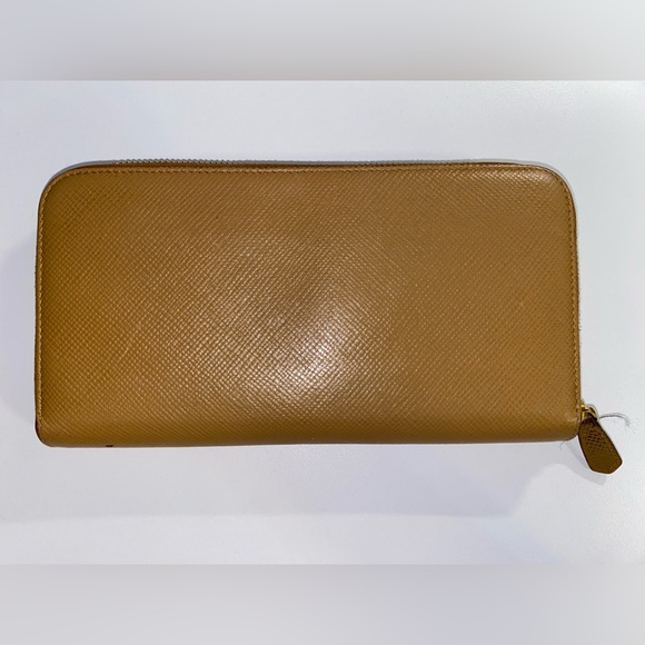 Prada Saffiano leather in color caramel (pre-owned) - Picture 6 of 14